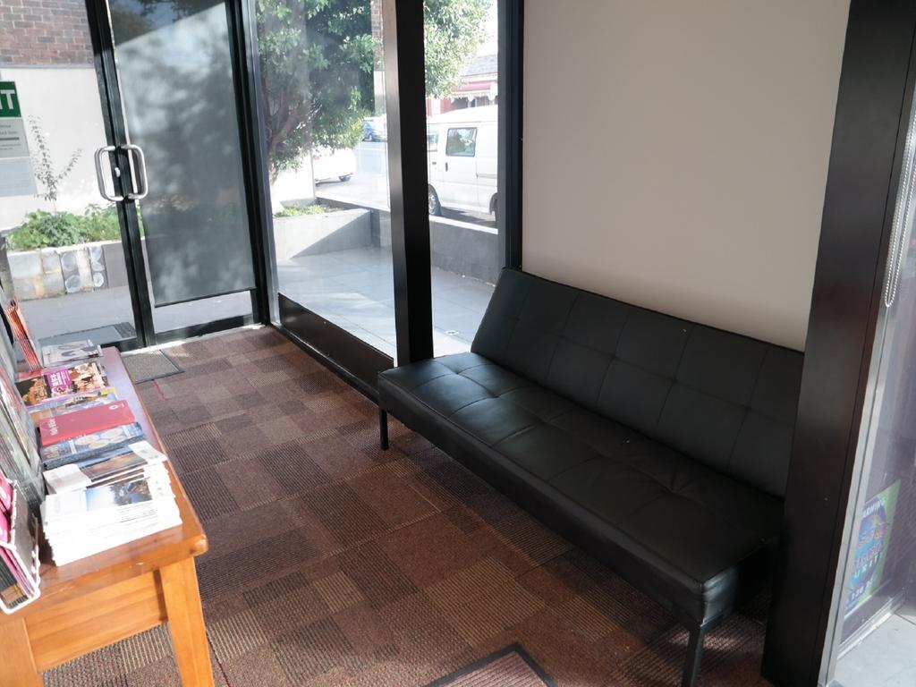 Parkville Place Serviced Apartments Мельбурн Экстерьер фото