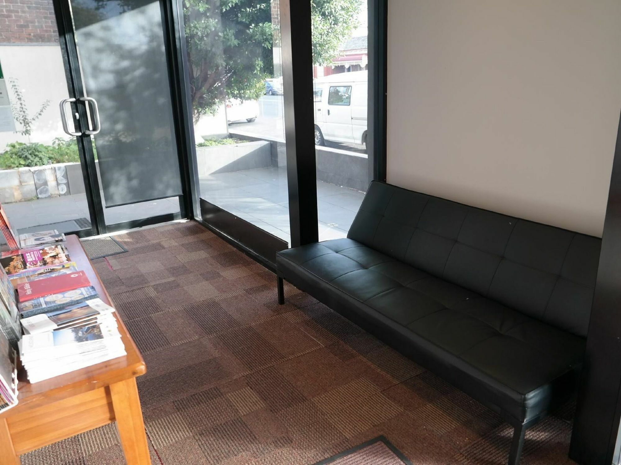 Parkville Place Serviced Apartments Мельбурн Экстерьер фото